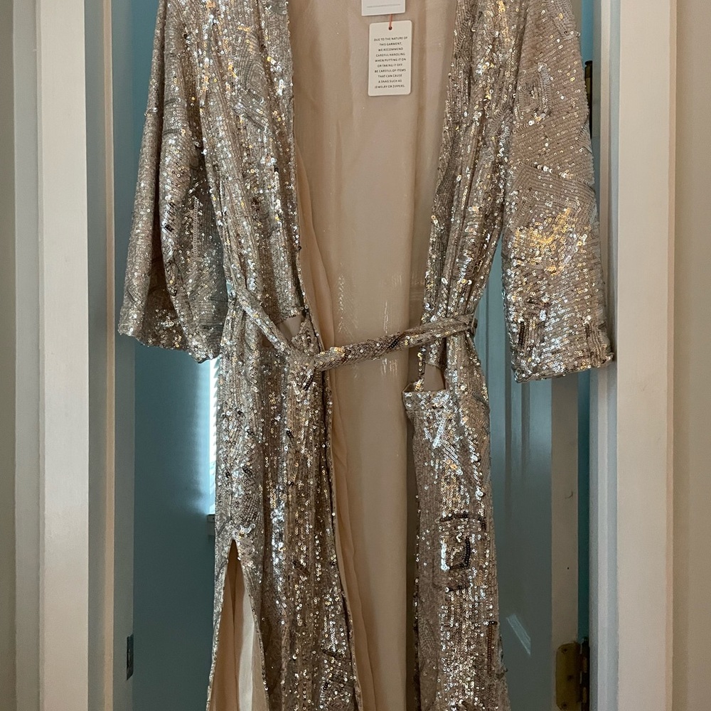 Sparkly duster / kimono - size XS/S but fits on the roomier side (more like M)